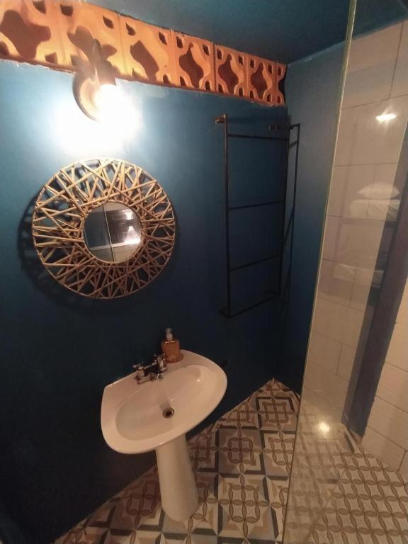 Hostal Casa Primavera Медельин Экстерьер фото