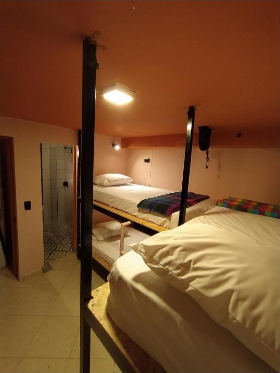 Hostal Casa Primavera Медельин Экстерьер фото