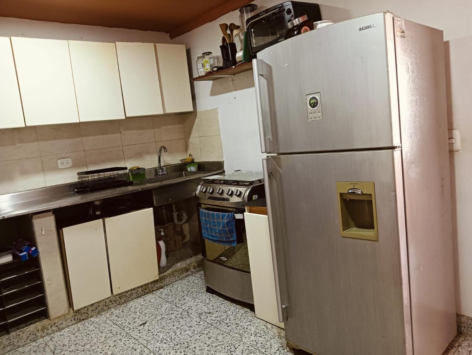 Hostal Casa Primavera Медельин Экстерьер фото