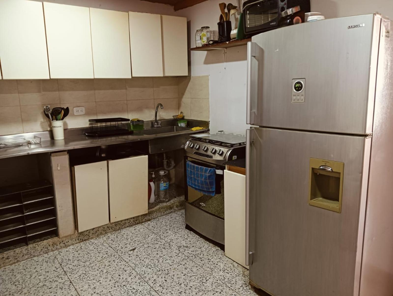 Hostal Casa Primavera Медельин Экстерьер фото
